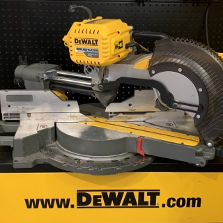 DeWALT DHS780N-DJ Pokosová pila XR FlexVolt - ( nevyzvednutý opravený přístroj )